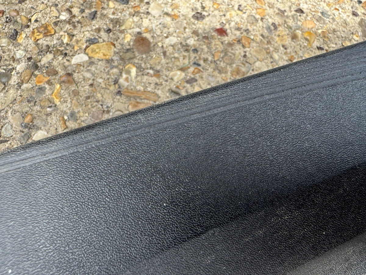 Volvo XC40 2023 Left front door trim molding 31448336 GRS4570