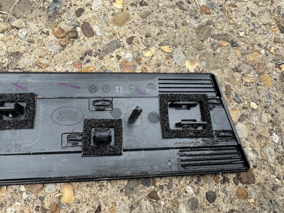 Range Rover Evoque L551 Front Left Side Trim K8D2-29427-AB Genuine