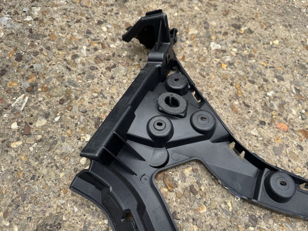 FORD TRANSIT CONNECT (2017)  - NS (PASSENGER) REAR BUMPER BRACKET DT11-17A882-A
