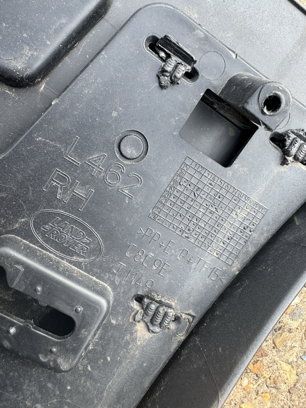 LAND ROVER DISCOVERY V L462 Rear Right Door Lower Molding HY3M-274A48-AA 3.00