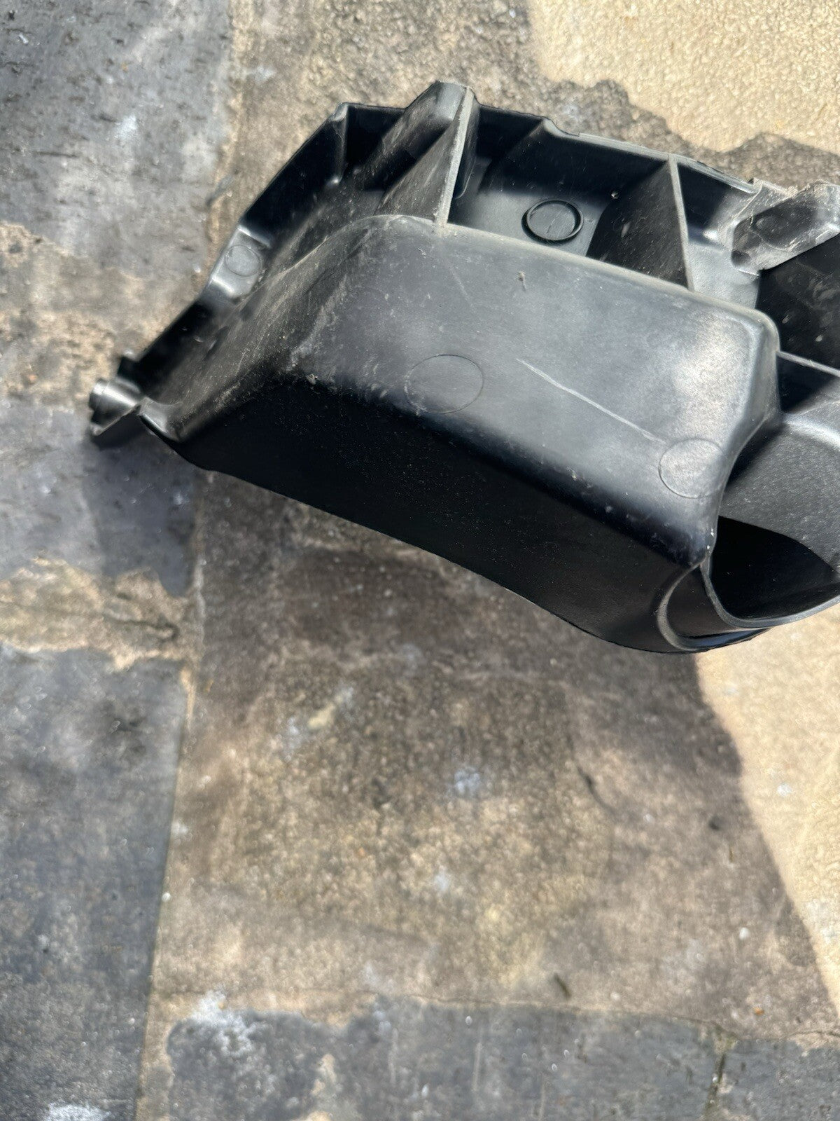 5ff807393 Pát đỡ cản sau Trái Cupra Formentor chính hãng