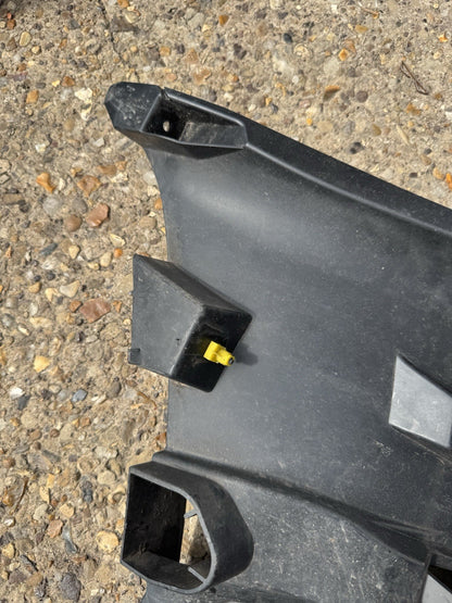 Range Rover Evoque L551 Front Bumper Right Air Duct Bracket M8D2-17E950-B
