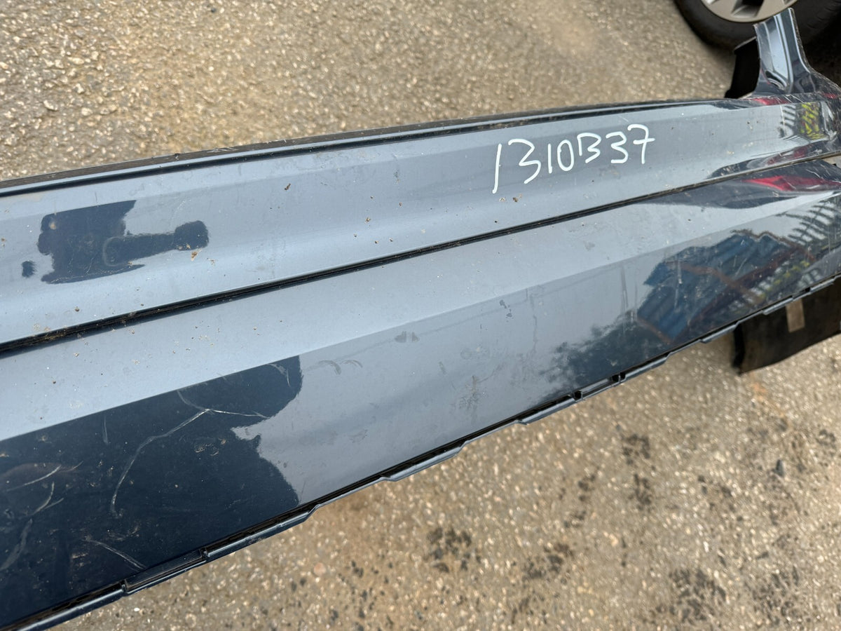 2022 VOLVO XC90 2015-22 BUMPER BELAKANG ATAS DAN BAWAH : 31690642 31353430 RUSAK