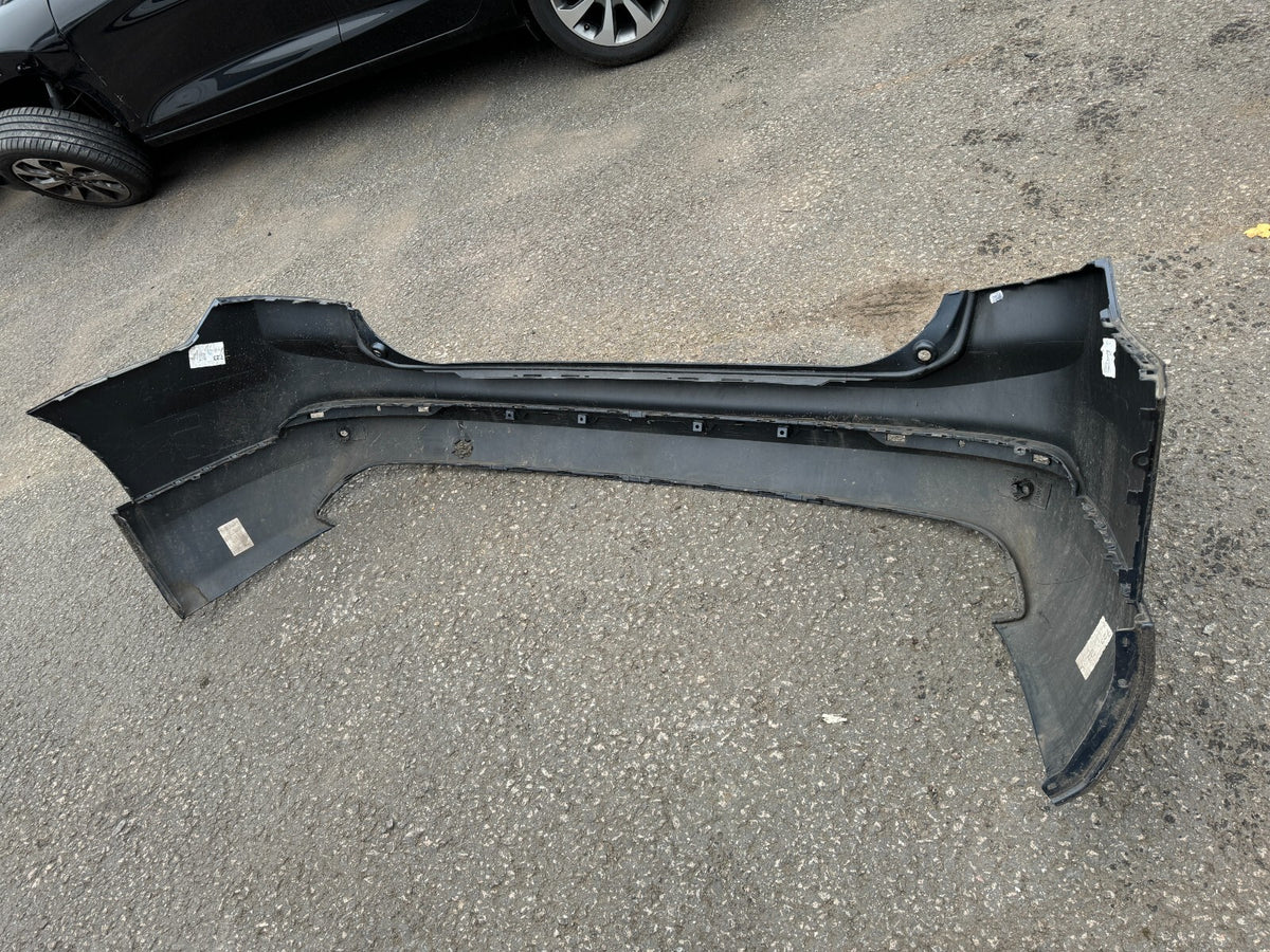 2022 VOLVO XC90 2015-22 BUMPER BELAKANG ATAS DAN BAWAH : 31690642 31353430 RUSAK