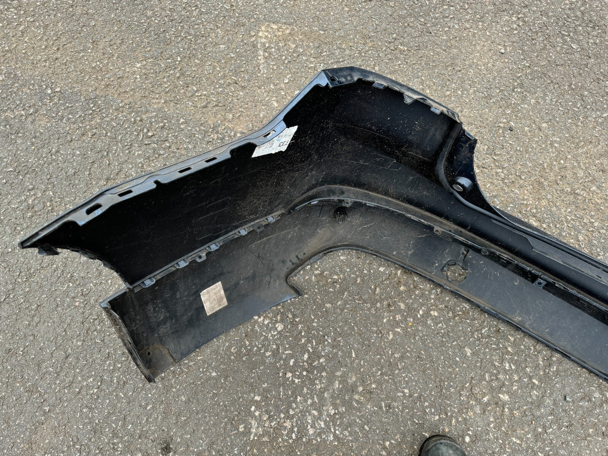 2022 VOLVO XC90 2015-22 BUMPER BELAKANG ATAS DAN BAWAH : 31690642 31353430 RUSAK