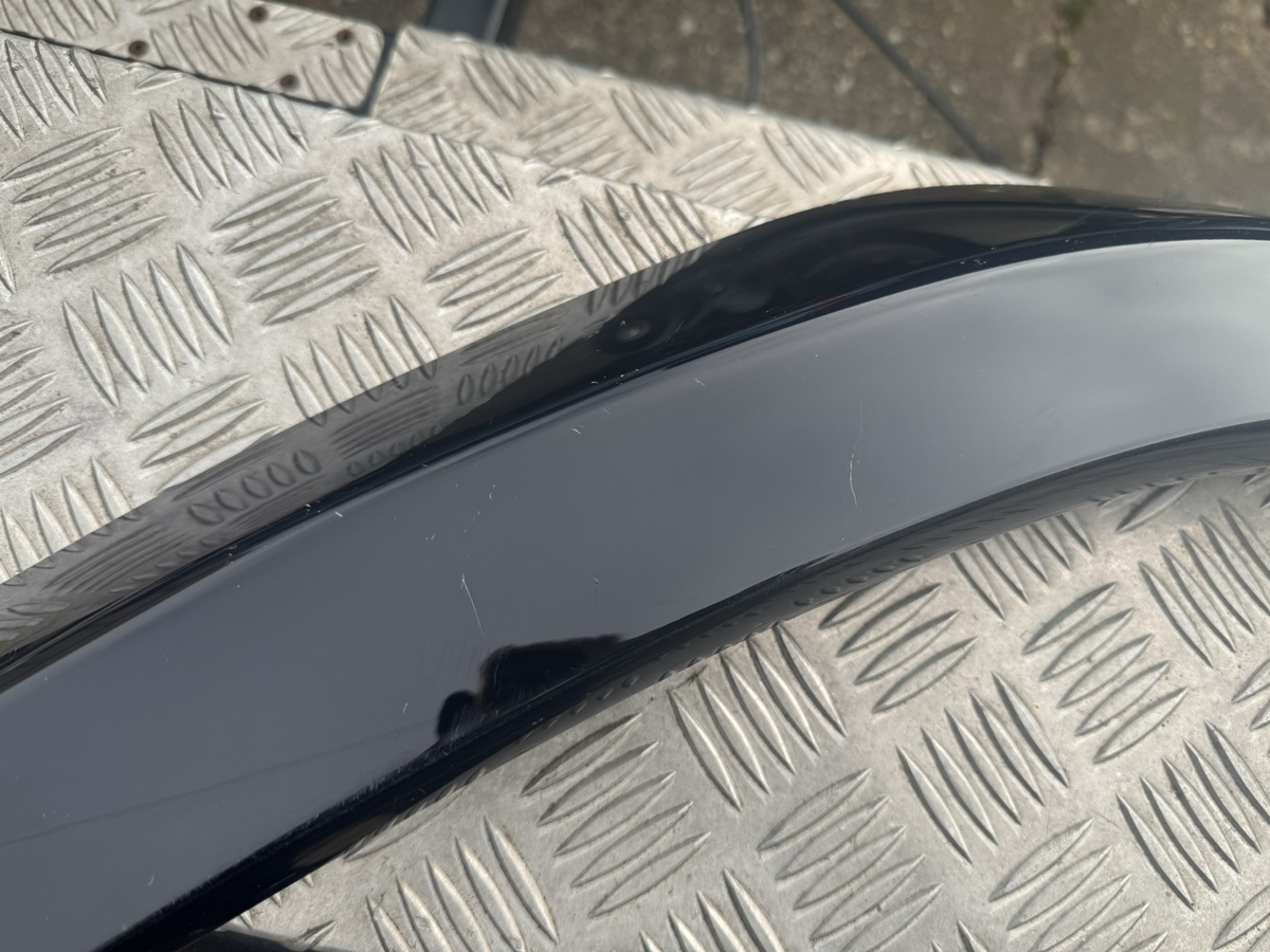 GENUINE LAND ROVER DEFENDER L663 REAR LEFT WHEEL ARCH TRIM L8B2-290E23-BB