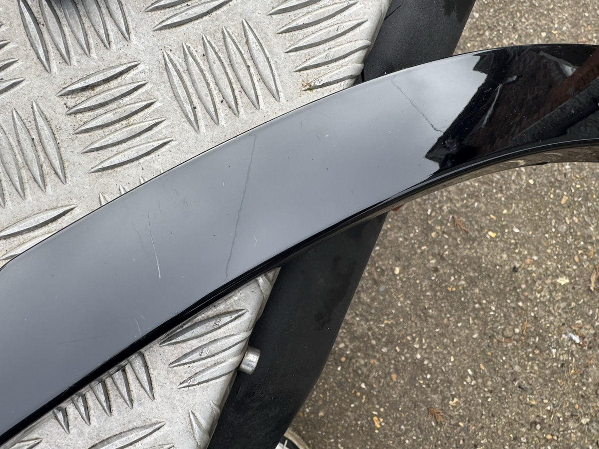 GENUINE LAND ROVER DEFENDER L663 REAR LEFT WHEEL ARCH TRIM L8B2-290E23-BB