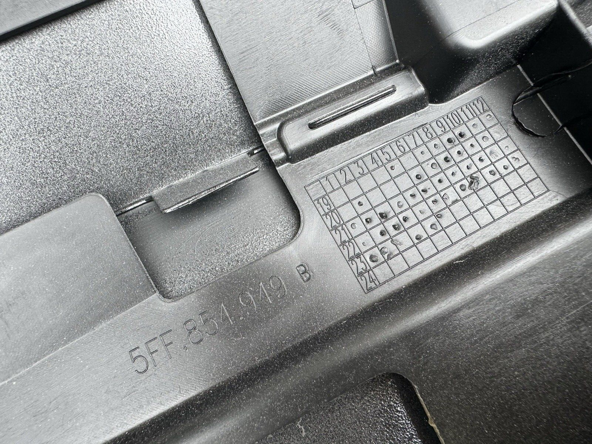 SEAT CUPRA 2019 起 原廠左側車門飾條 se050 3y10