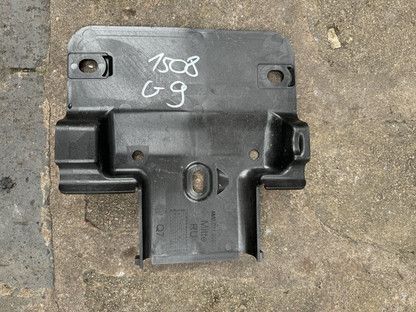 Braket Dudukan Bumper Belakang Audi Q7 4M0 071 999g Belakang