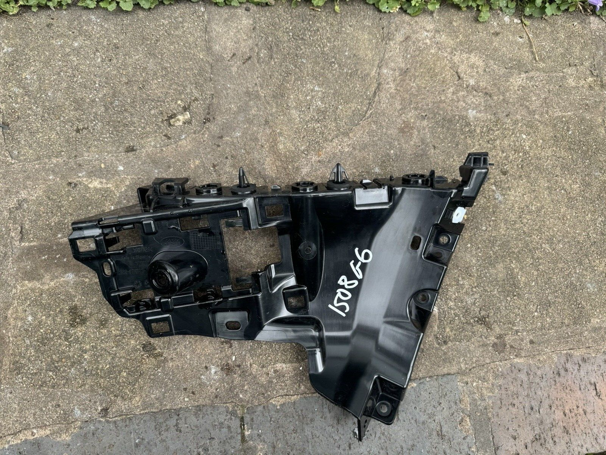 breket bumper belakang kiri L8B2-17A882-A LAND ROVER DEFENDER L663 2020-