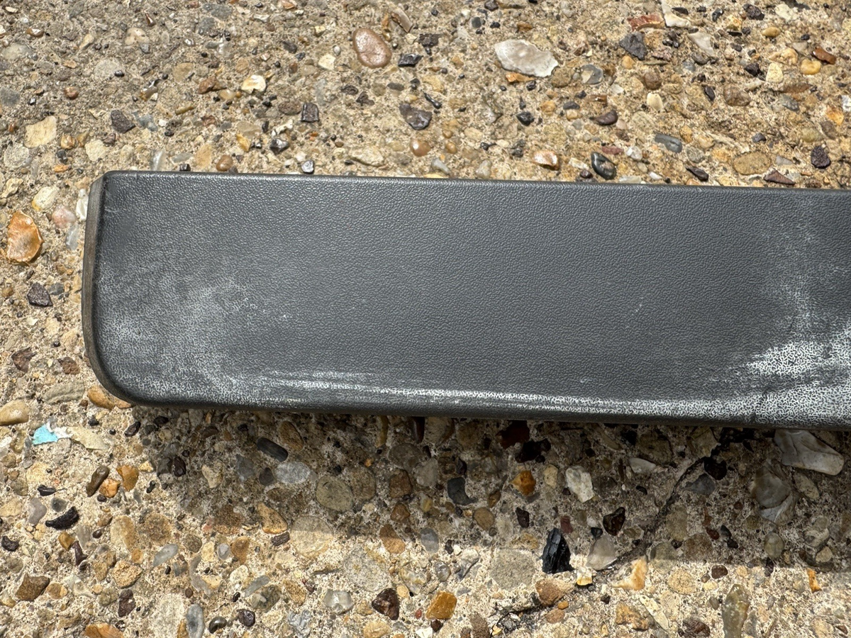 Mercedes W906 Trunk Trim Cover Panel Registration Plate Lamp Holder A9067400030