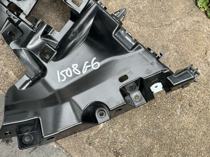 breket bumper belakang kiri L8B2-17A882-A LAND ROVER DEFENDER L663 2020-