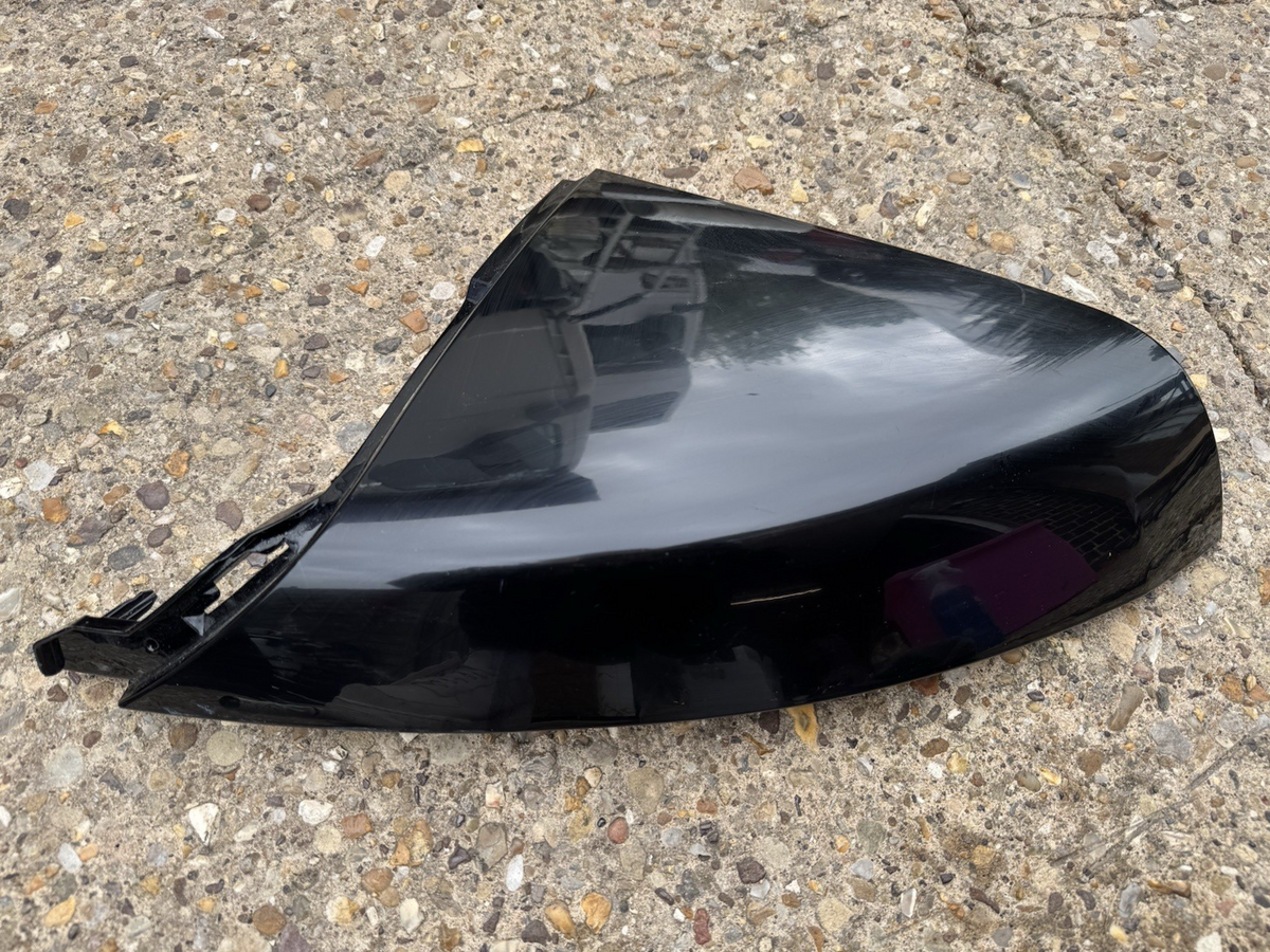 Range Rover Vogue Front Bumper Lower Right Trim 2020 ON M8E2-17E784-A Genuine