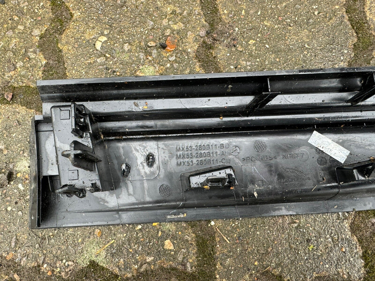 JAGUAR F TYPE X152 2021 前葉子板散熱孔 N/S PASSENGER SIDE 左側 MX53-280B11-BD