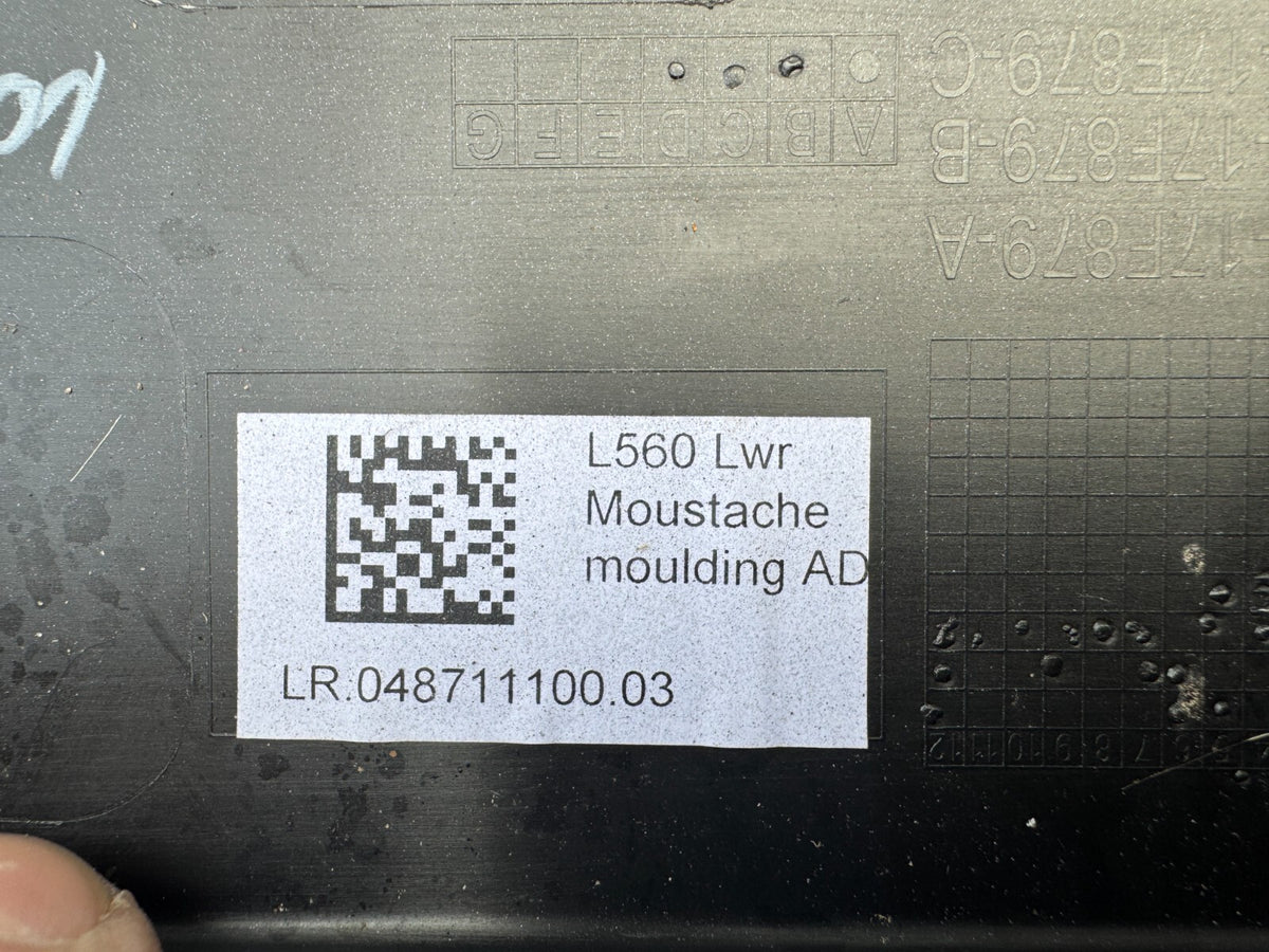 2024 RANGE ROVER L560 下八字鬍飾條 Carpathian 灰 n8a2-17f879