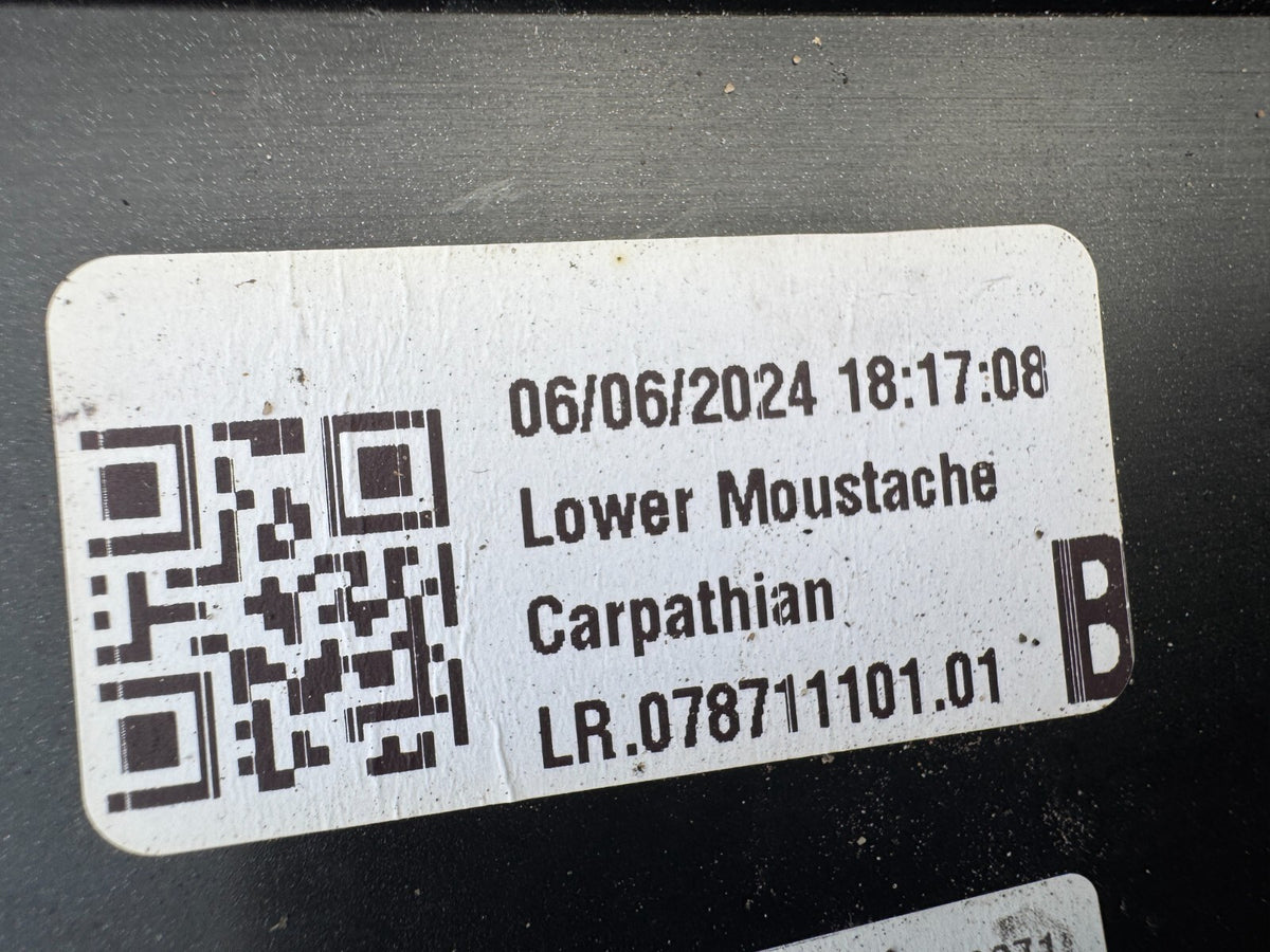 2024 RANGE ROVER L560 下八字鬍飾條 Carpathian 灰 n8a2-17f879