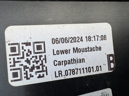 2024 RANGE ROVER L560 下八字鬍飾條 Carpathian 灰 n8a2-17f879