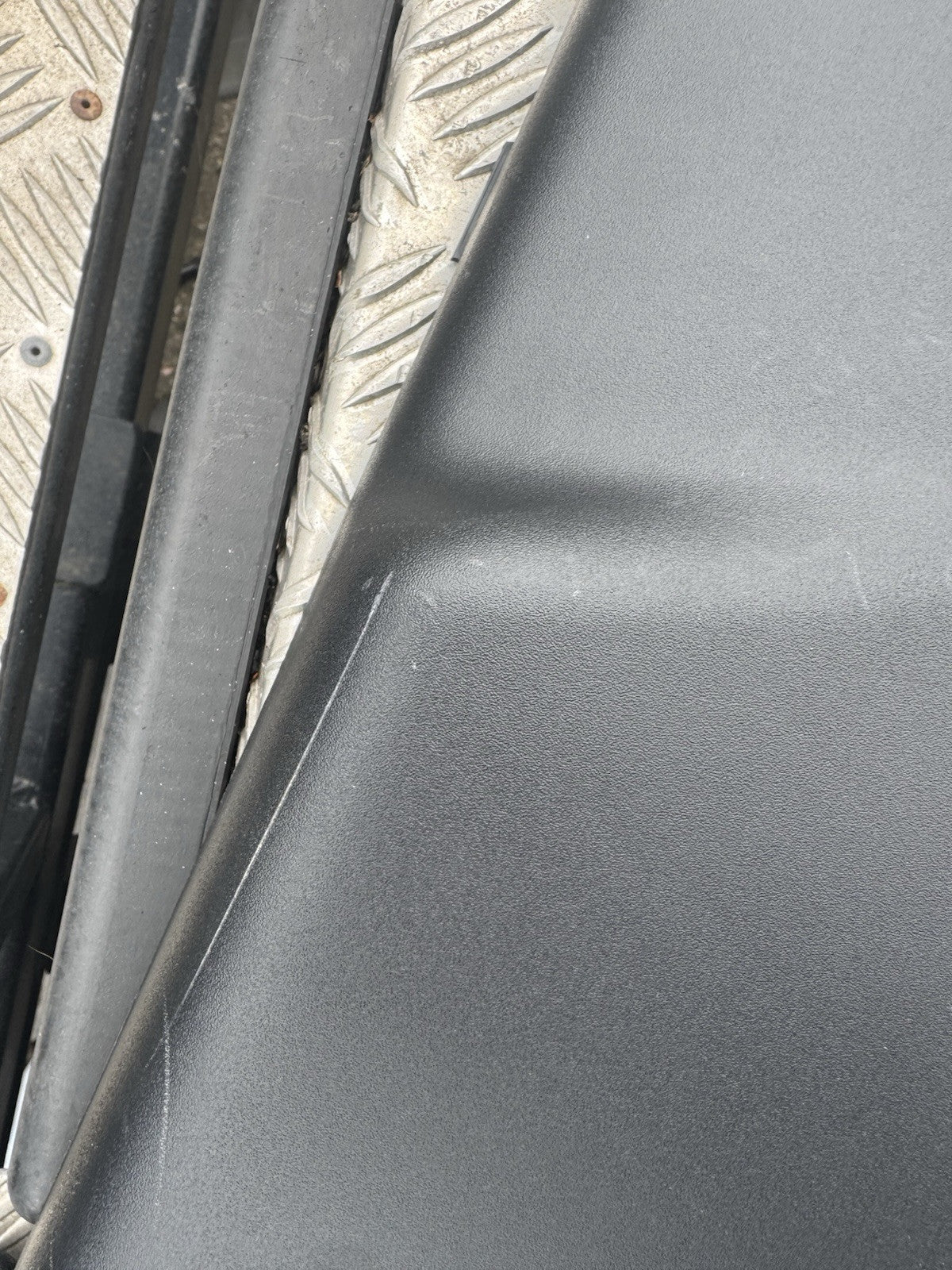 Range Rover Velar B Pillar trim cover right 2020 D180 R Dynamic J8A231056A
