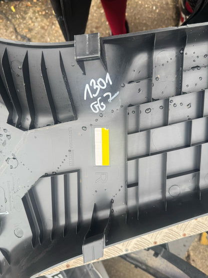 Range Rover Velar B Pillar trim cover right 2020 D180 R Dynamic J8A231056A