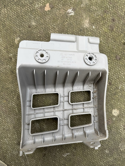 Kia OE 86614DO000 - Rear Right Bumper Cover Bracket