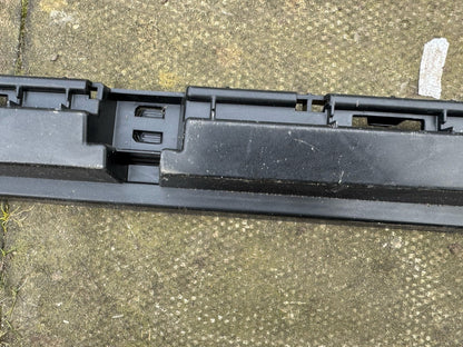 Volvo S90 T8 Side Skirt Bracket Left Center 31386129 2021 27636976