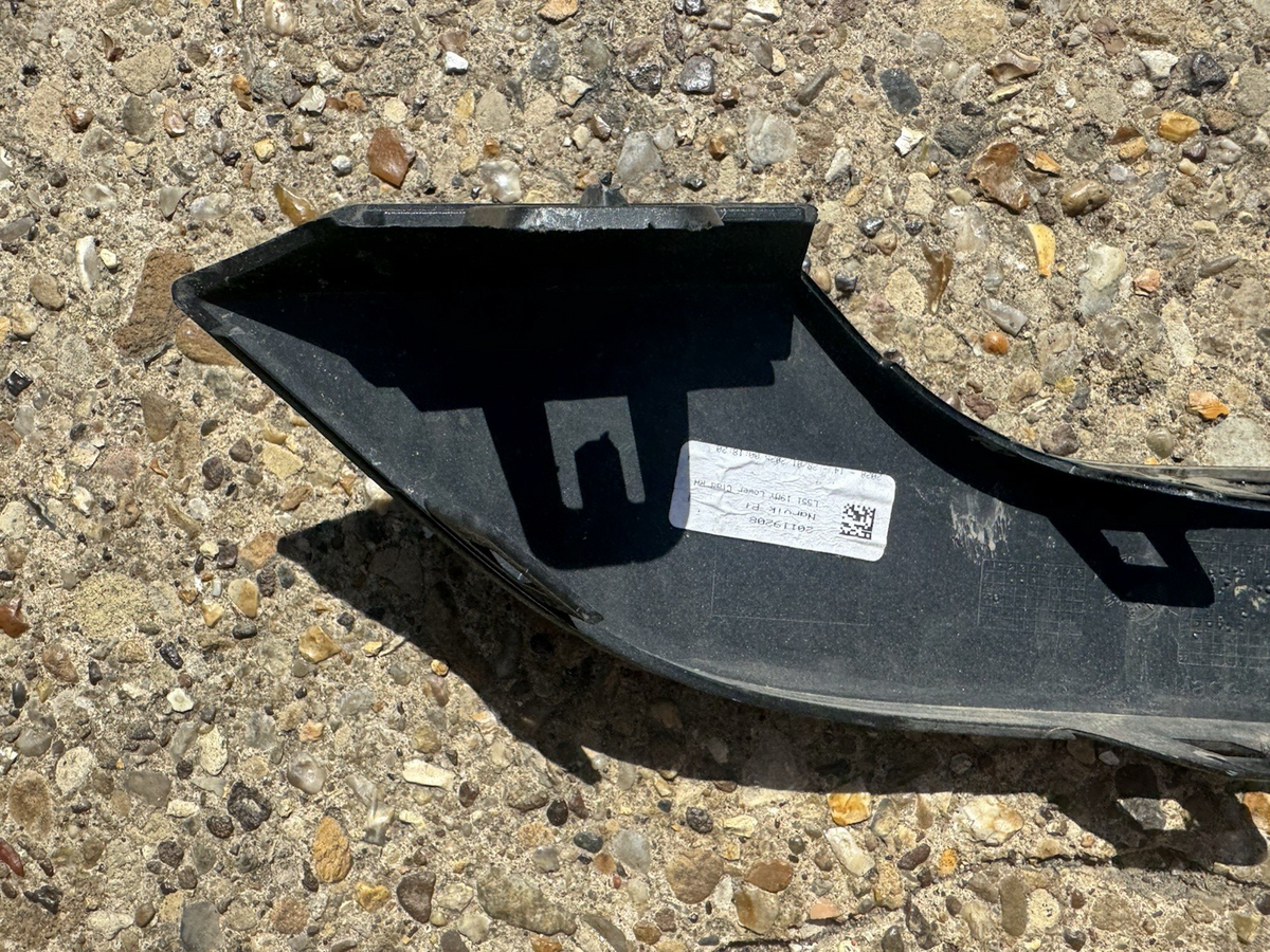 GENUINE Range Rover Evoque Front Bumper Right Trim 2019 ON K8D2-17E784-AB
