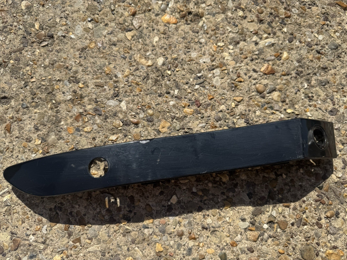 Range Rover Evoque Rear Bumper RH  Trim K8D2-17D752-CA Genuine
