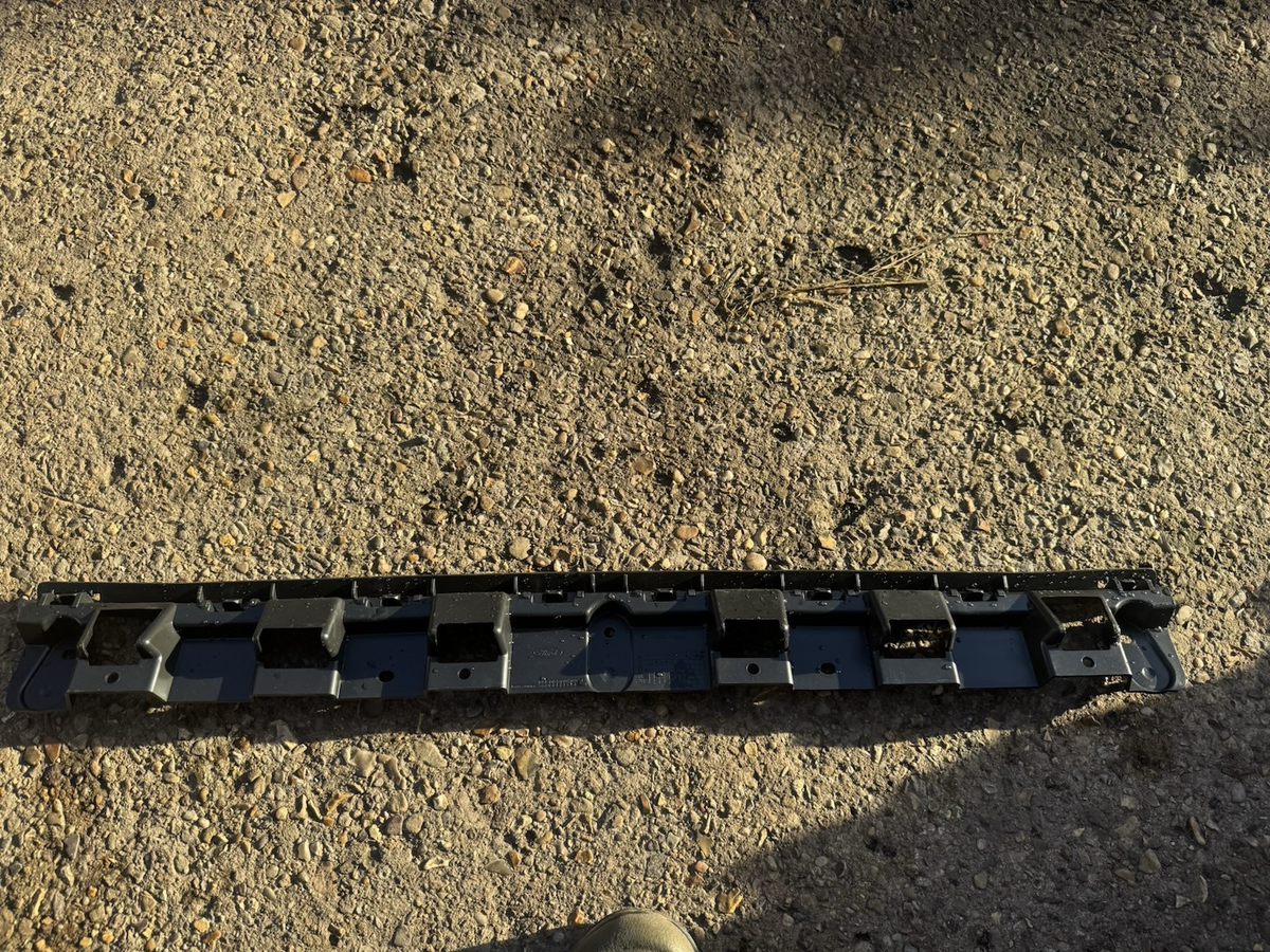 Ford Puma MK2 Rear Bumper Center Mount Bracket L1TB17B861A 2019-on Genuine
