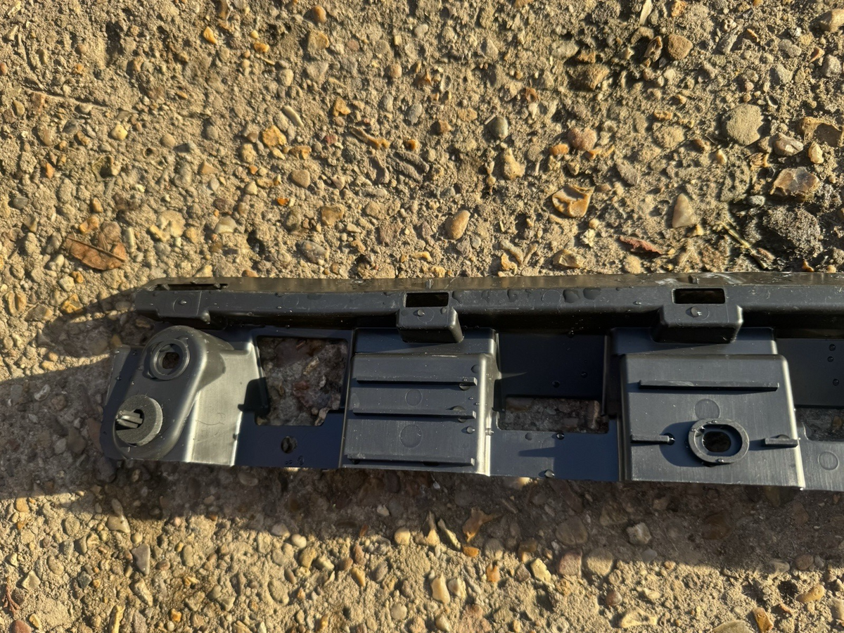 Ford Puma MK2 Rear Bumper Center Mount Bracket L1TB17B861A 2019-on Genuine