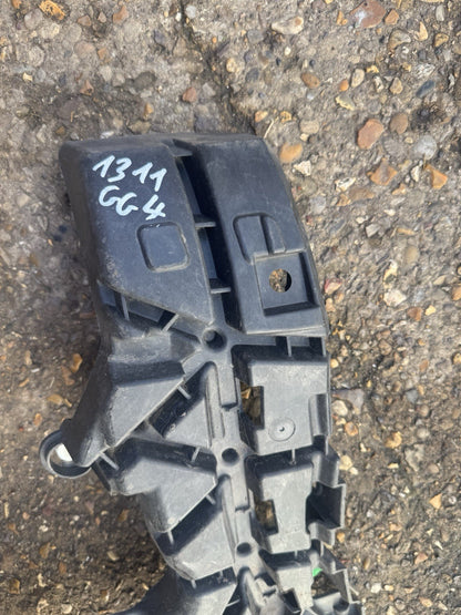 VOLVO V60 MK2 2018 REAR LEFT BUMPER BRACKET MOUNT SUPPORT 31455501