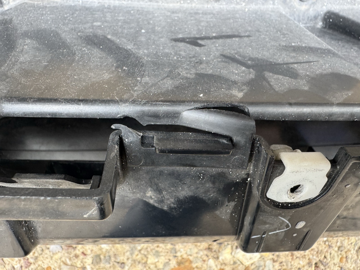 GENUINE LAND ROVER DISCOVERY 5 2017 -ON L462 FRONT BUMPER SUPPORT HY32-17A793