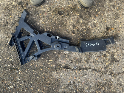JAGUAR I-PACE X590 N/S PASSENGER SIDE LEFT REAR BUMPER BRACKET J9D3-17B931-A