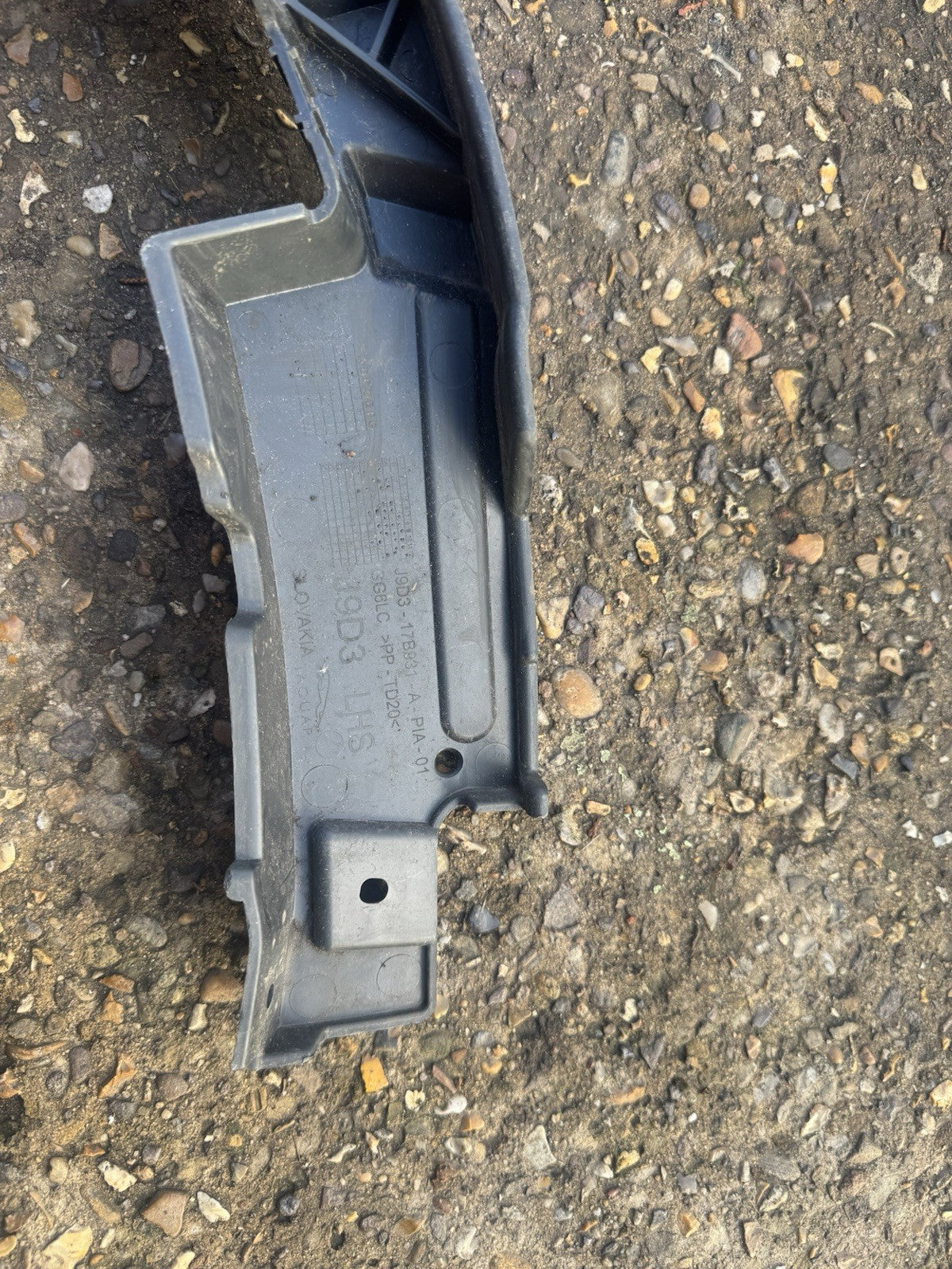 JAGUAR I-PACE X590 N/S PASSENGER SIDE LEFT REAR BUMPER BRACKET J9D3-17B931-A
