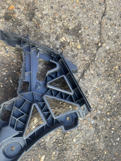 JAGUAR I-PACE X590 N/S PASSENGER SIDE LEFT REAR BUMPER BRACKET J9D3-17B931-A