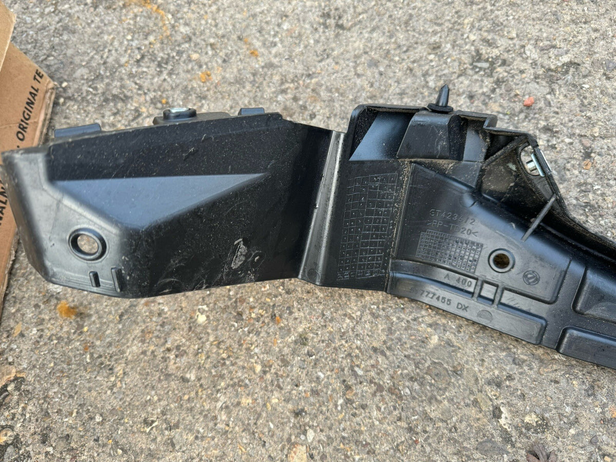 FIAT PUNTO EVO 2011 DUDUKAN BUMPER DRIVERS REAR 51777455DX
