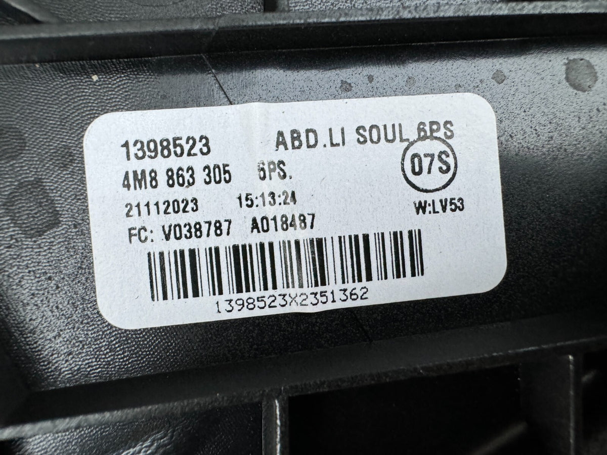 Ốp trang trí bệ trung tâm bên trái Audi Q8 4M 4M8863305