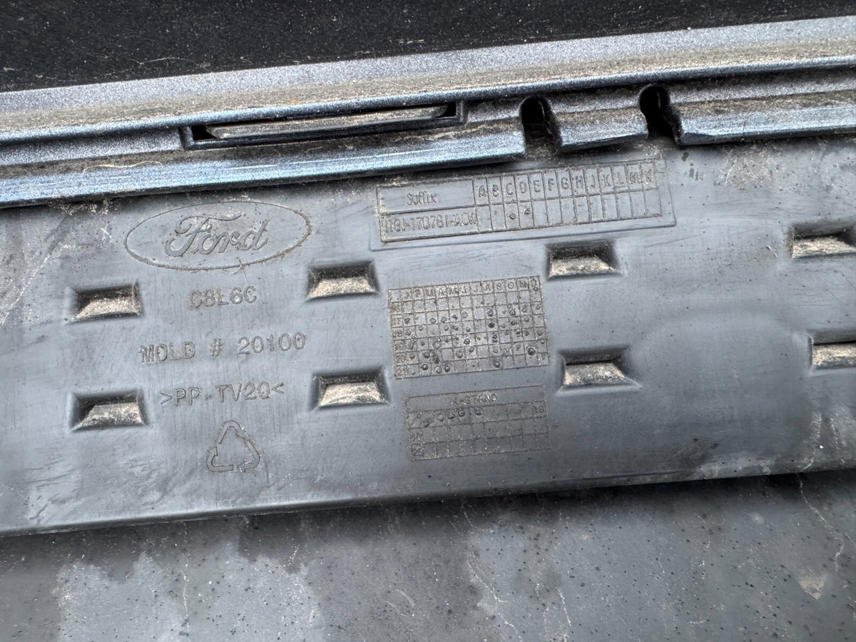 2023 FORD FIESTA ST ĐỜI 2018 TRỞ ĐI CẢN SAU CÓ LỖ CẢM BIẾN PDC & LIP CHIA PÔ CHÍNH HÃNG L1BJ17096 BỊ NỨT