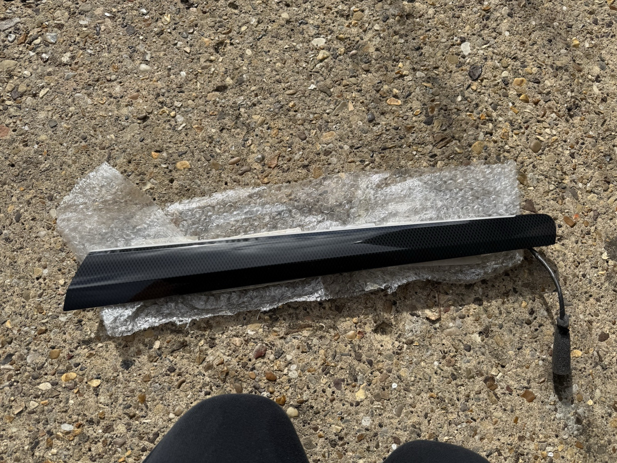 RIGHT FRONT door board finisher trim SKODA SUPERB III PIANO 3V0947202A