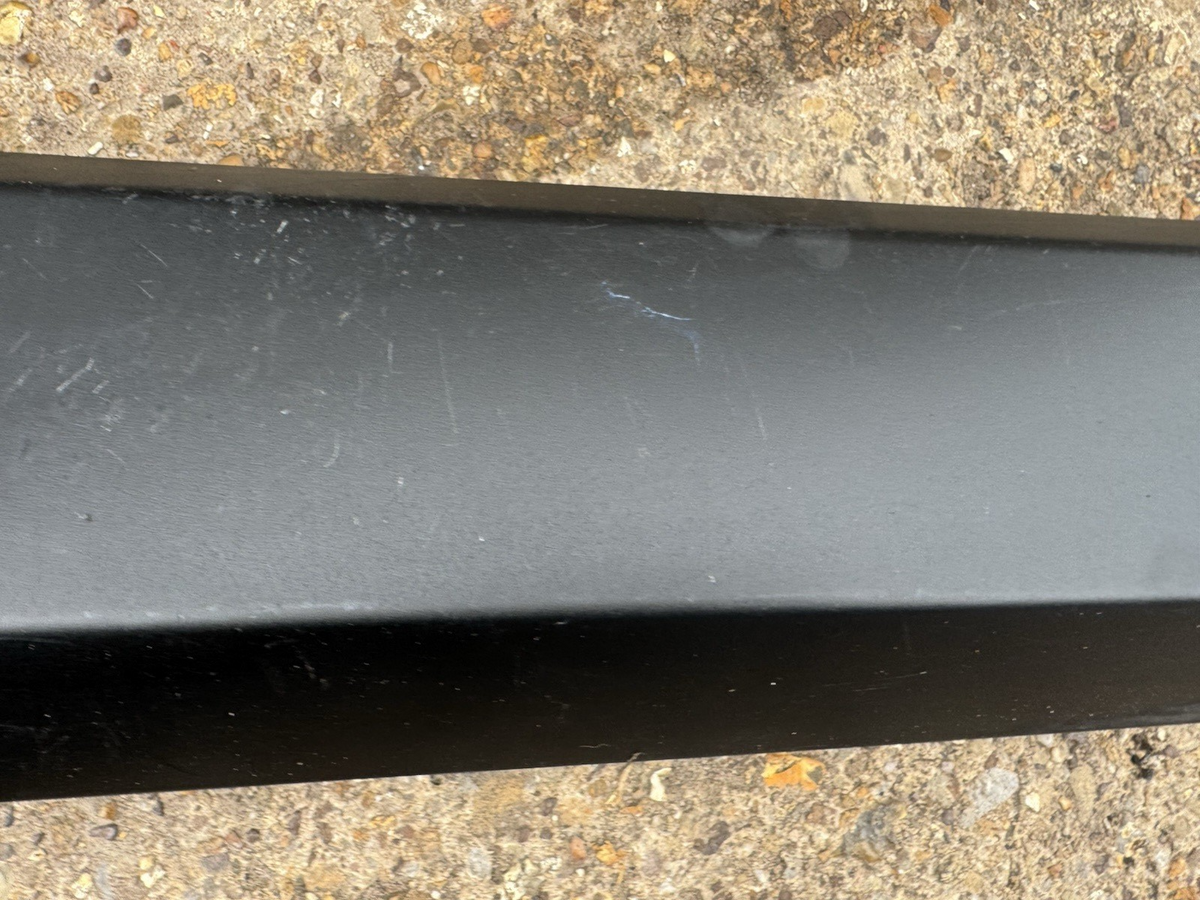 Trim pintu depan kiri 75074-42070 Toyota 2021-26