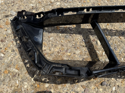 BMW 5 G60 2024 Front bumper upper radiator grill 8084629 DGJ951