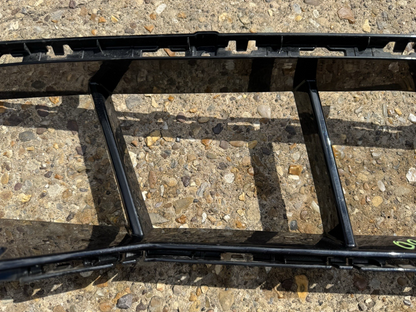 BMW 5 G60 2024 Front bumper upper radiator grill 8084629 DGJ951