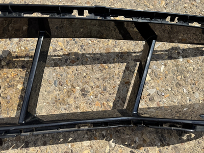 BMW 5 G60 2024 Front bumper upper radiator grill 8084629 DGJ951