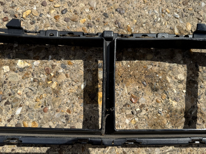 BMW 5 G60 2024 Front bumper upper radiator grill 8084629 DGJ951