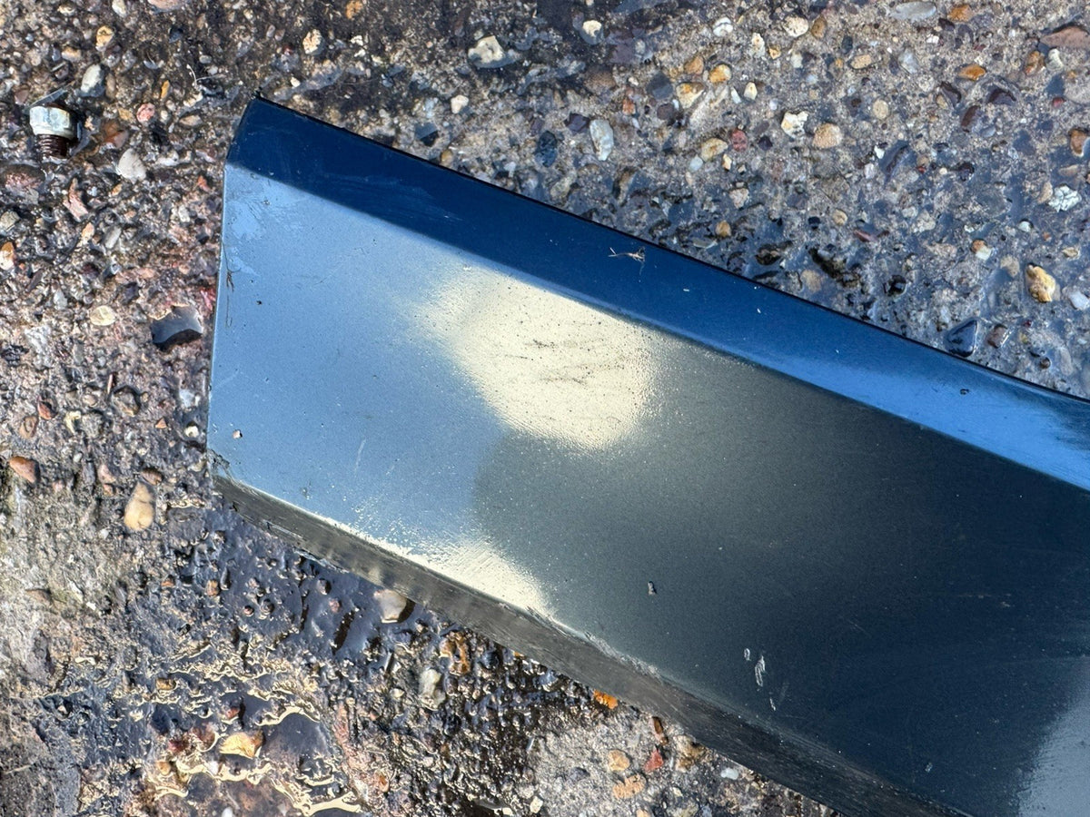RUSAK !AUDI E-TRON 2018 onwards FRONT LEFT SIDE N/S DOOR MOULDING TRIM 4KE.853.959