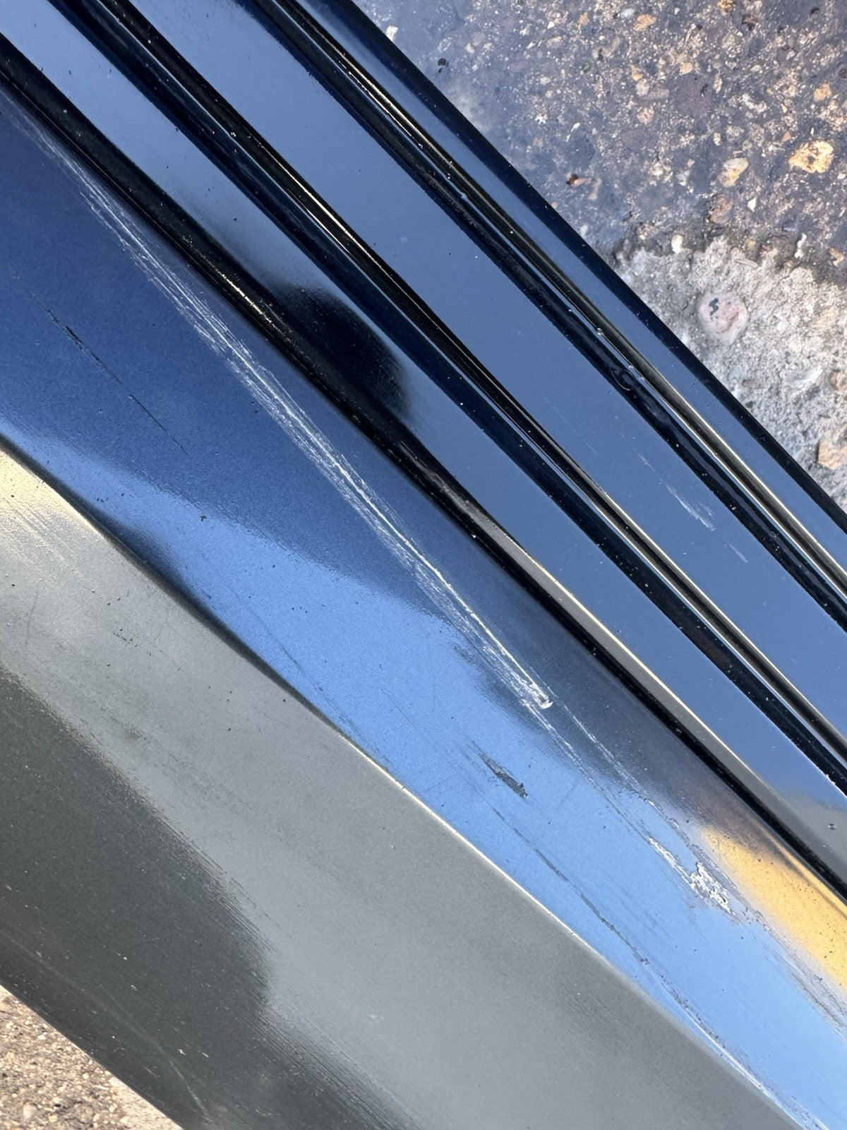 RUSAK !AUDI E-TRON 2018 onwards FRONT LEFT SIDE N/S DOOR MOULDING TRIM 4KE.853.959