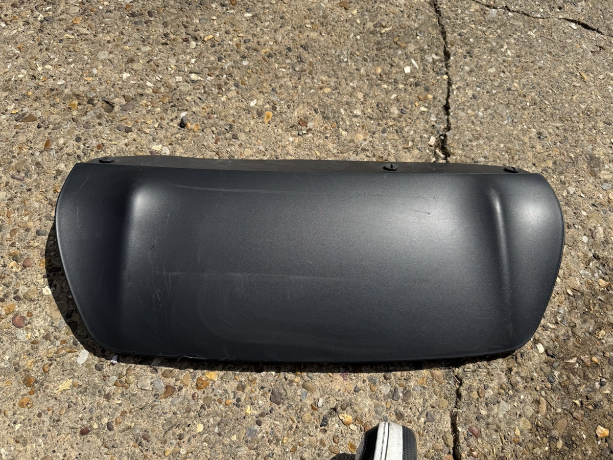 RANGE ROVER VELAR DYNAMIC L560 2017 - ON REAR TOW EYE COVER J8A2-19K809-AC