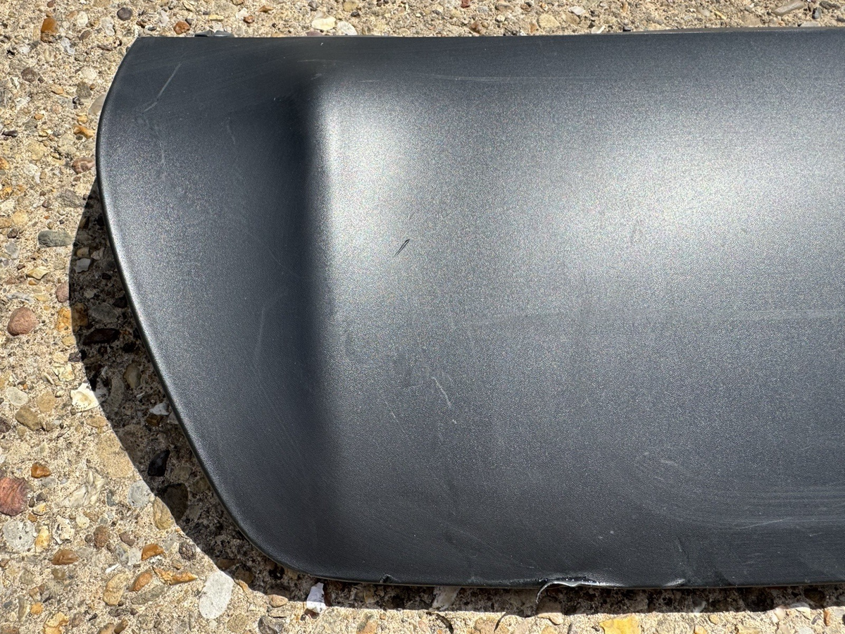 RANGE ROVER VELAR DYNAMIC L560 2017 - ON REAR TOW EYE COVER J8A2-19K809-AC