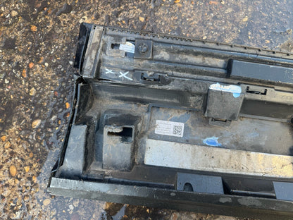 RUSAK !AUDI E-TRON 2018 onwards FRONT LEFT SIDE N/S DOOR MOULDING TRIM 4KE.853.959