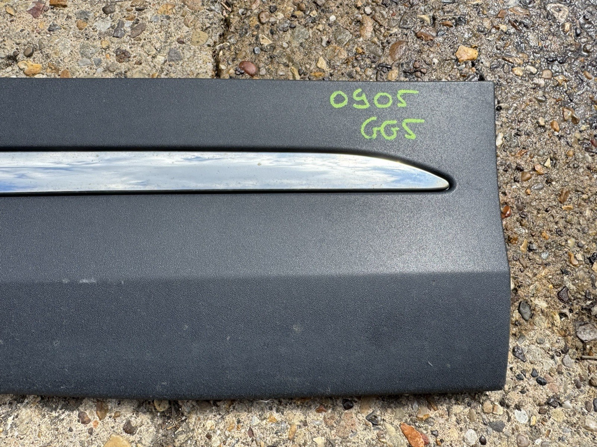 Mercedes GLA H247 Front Right Door Moulding 2020 ON A2477271501 Genuine