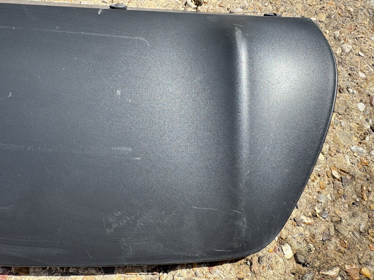 RANGE ROVER VELAR DYNAMIC L560 2017 - ON REAR TOW EYE COVER J8A2-19K809-AC
